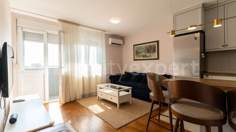 https://img.cityexpert.rs/properties/470x/78000/78539/slike/cityexpert.rs_-_nekretnina_id_-_78539-03401-20260521.avif