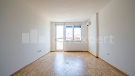 https://img.cityexpert.rs/properties/470x/78000/78806/slike/cityexpert.rs_-_nekretnina_id_-_78806-0022-20260608.avif