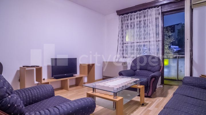 Dvosoban stan u Maksima Gorkog (Vračar)