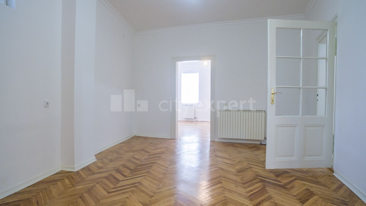 1.0 stan za izdavanje — Preka, Donji grad (Zemun), Zemun, 32m², 700€