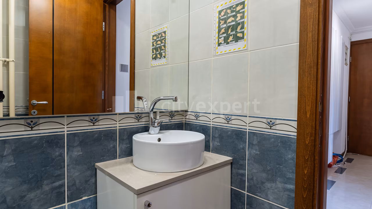 Sarajevska, Savski amfiteatar, Savski venac - 8