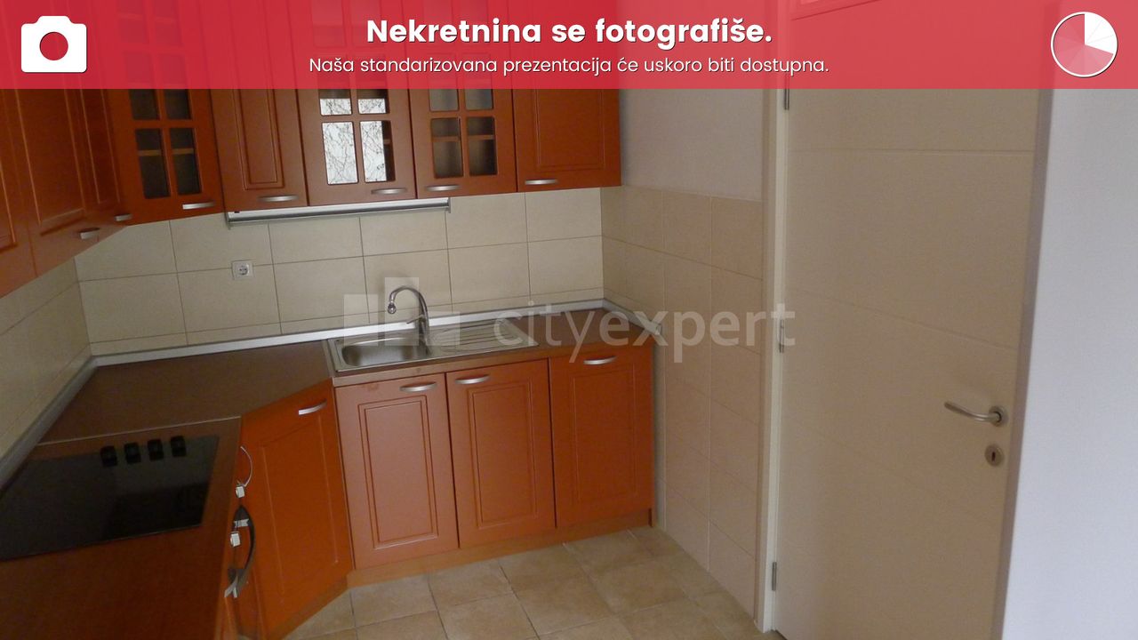 Vojvode Petka, Crveni krst (Vozarev krst), Vračar - 8