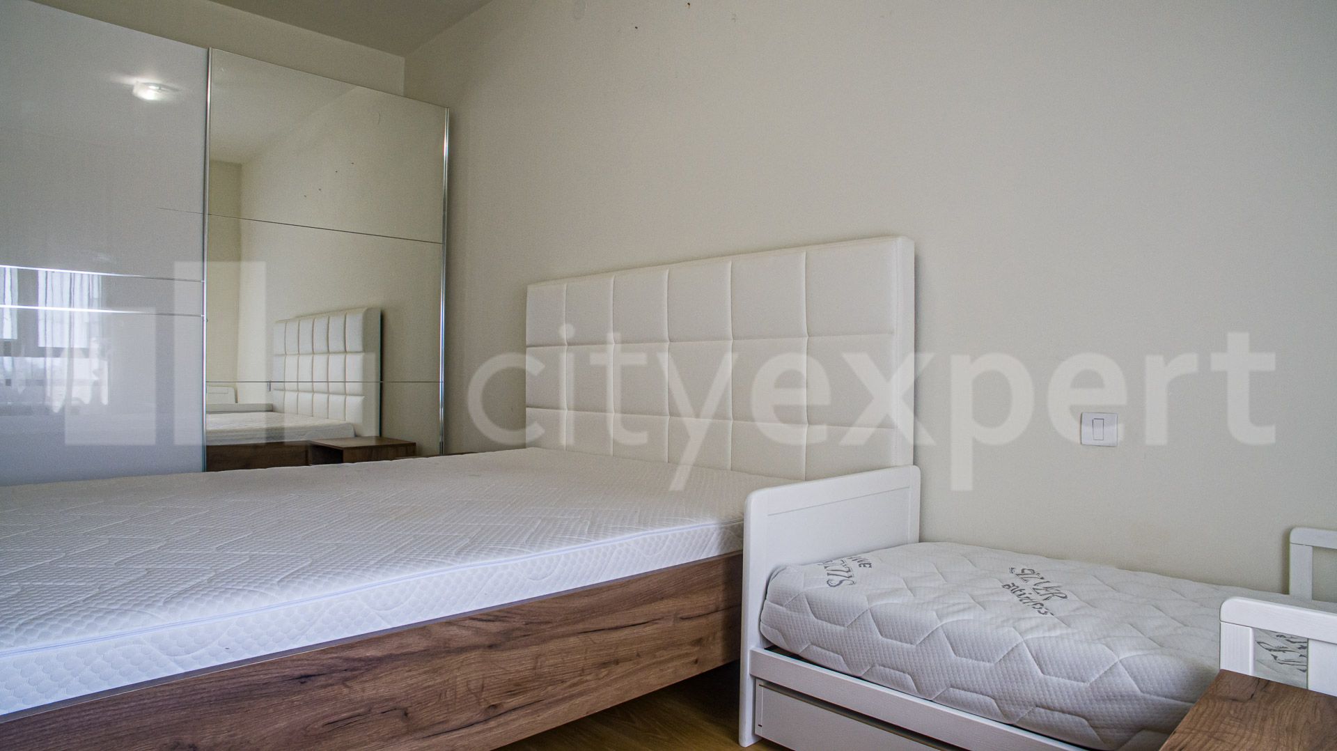 halooglasi.com, nekretnine.rs, 4zida.rs, cityexpert.rs