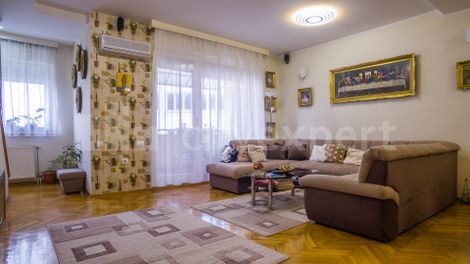 Prodaja, Stan, Trg Komenskog, Novi Sad, Novi Sad - ID: 72479