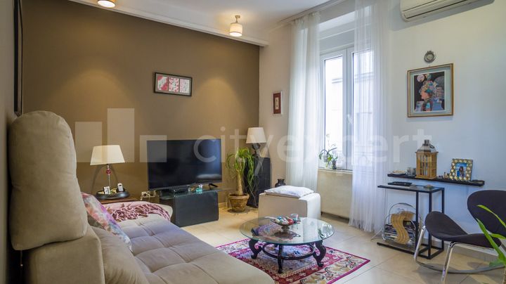 Prodaja, Stan, Maršala Birjuzova, Stari grad, Beograd - ID: 41125
