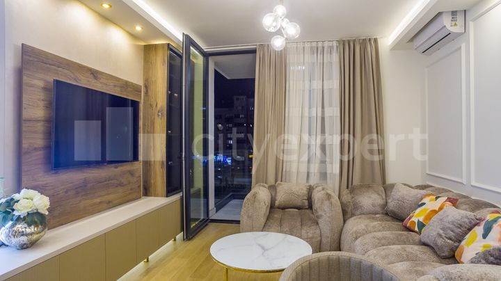 Izdavanje, Stan, Luke Ćelovića Trebinjca, Savski venac, Beograd - ID: 75536